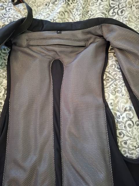 Gilet airbag Equitheme taille S excellent état 