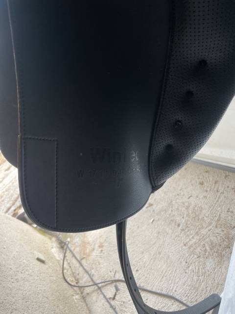 Selle de dressage Wintec Isabell Cair noire en 17 pouces