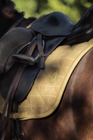 Tapis de selle BOUCLE EMBLEM Dressage Heritage 2025 - Eskadron