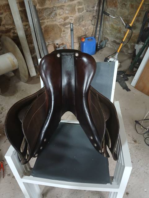 Selle mixte 17,5 pouces 