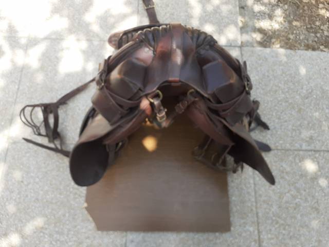 vends selle camarguaise