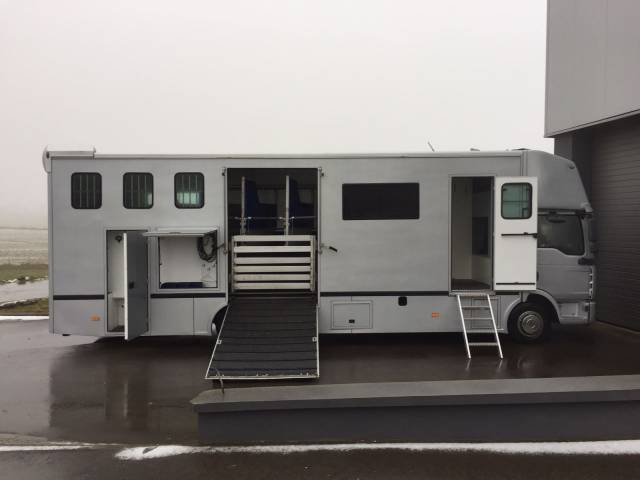 Camion pour chevaux avec mobilhome, man tgl 12.210