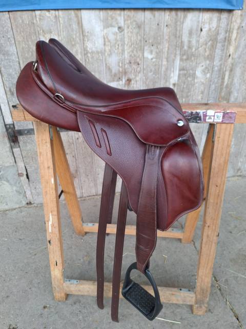 Selle Devoucoux Korrika Lab 