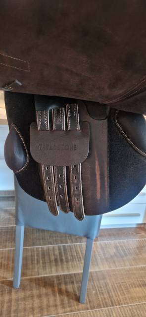 Selle en cuire Marron 17" TREADSTONE AUXONNE