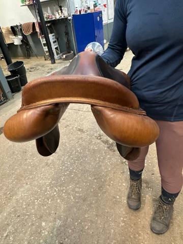 Selle devoucoux oméga 