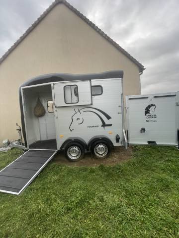 Van cheval liberte touring gold one (1,5 place)