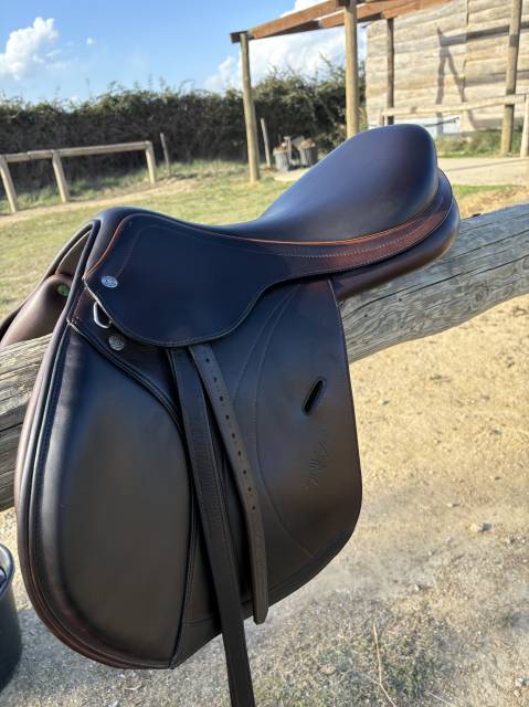 Selle d’obstacle Équipe Expression 17,5´´ 