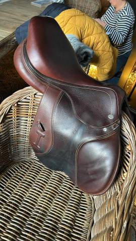 selle ikonic modéle élite line année 2022