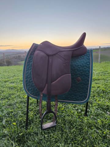 Selle de dressage Wintec Isabell Werth 17 pouces