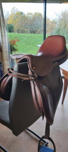 Vend Selle Eric Thomas Fontainebleu 17.5