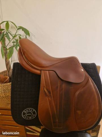 Selle butet 17 pouce semi plate