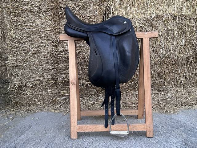 Selle de Dressage PRO IKONIC "Doublée Buffle"