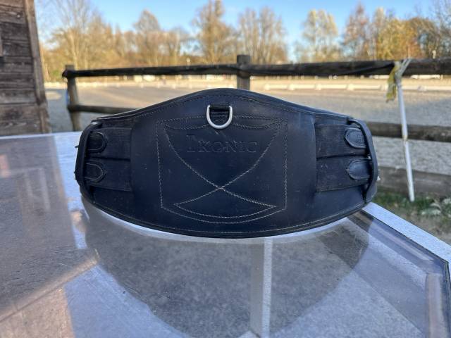 Selle de Dressage PRO IKONIC "Doublée Buffle"