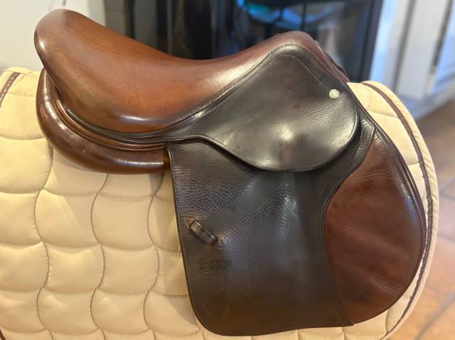 Selle d'occasion CWD 16" - spécial Noël  ? 