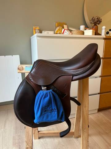 Selle Antarès classique excellent état 