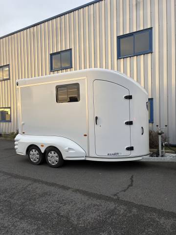 Van 2 places stalles barbot centaure 4000