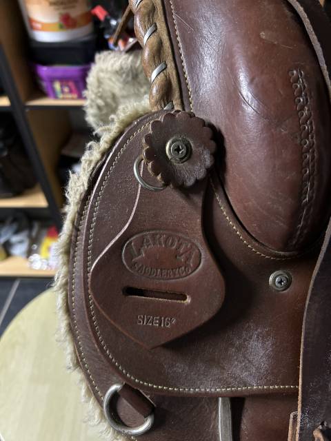 Selle western 16&rdquo;