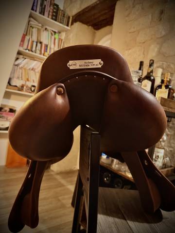 Selle Meyer 2024, 17 , parfait état 