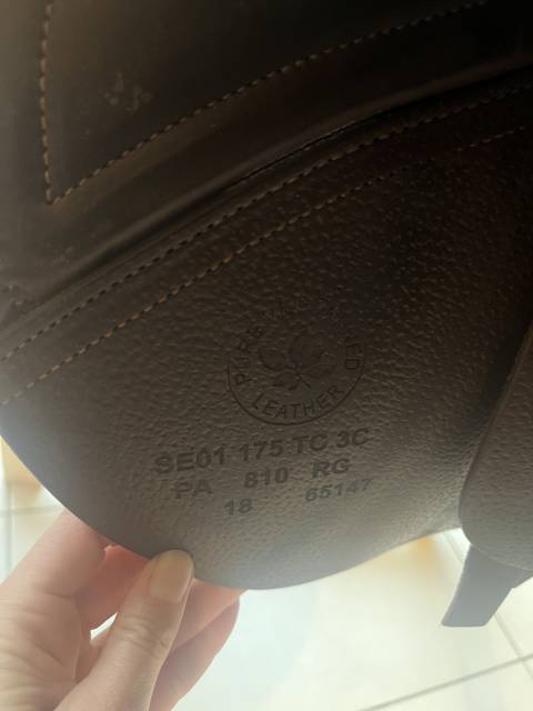 Selle cwd 2018 modèle SE01 siège plat taille 17,5