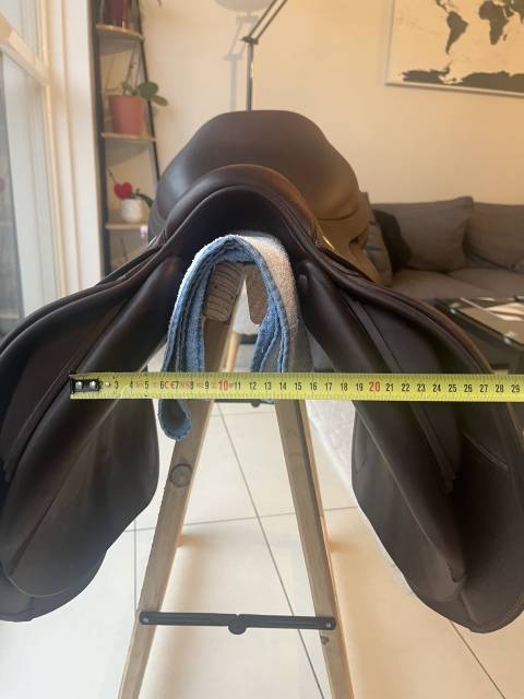 Selle cwd 2018 modèle SE01 siège plat taille 17,5