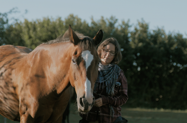 Comportementaliste lima/r+ et enseignante d'équitation