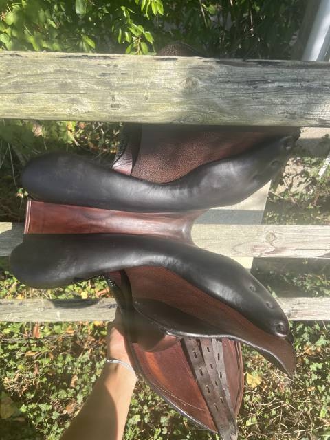 Selle d'obstacle Equiline Nick Skelton