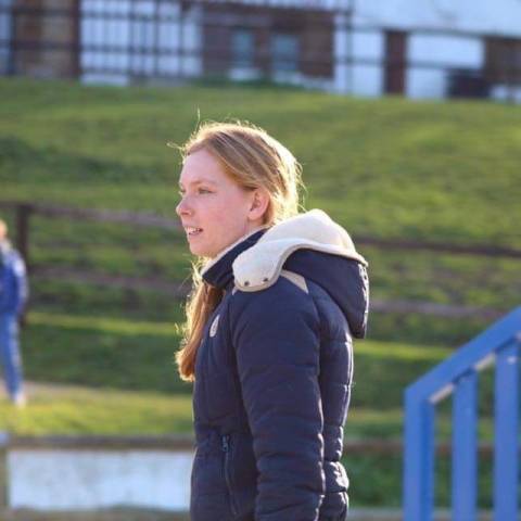 Monitrice d'équitation indépendante 