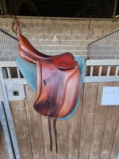 Selle dressage Belloir 17,5'