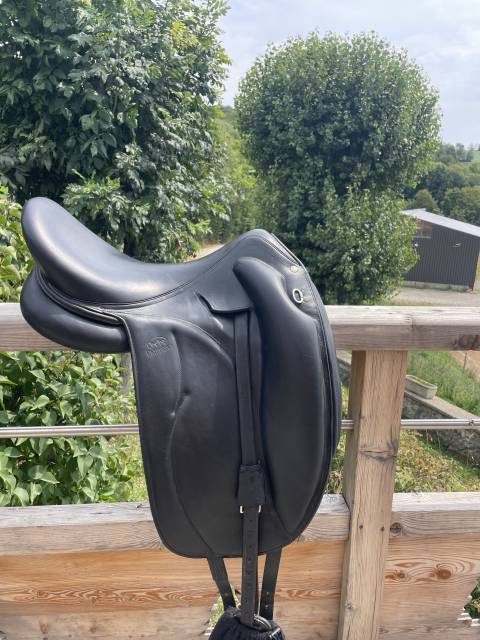 Selle de dressage Devoucoux 