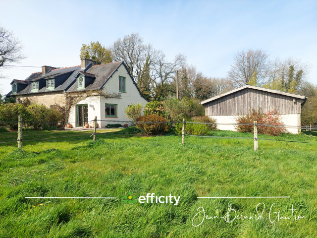  corps de ferme - 144 m² - écurie - carrière - 1.87 ha