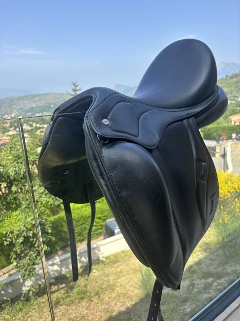 Selle dressage Ikonic 