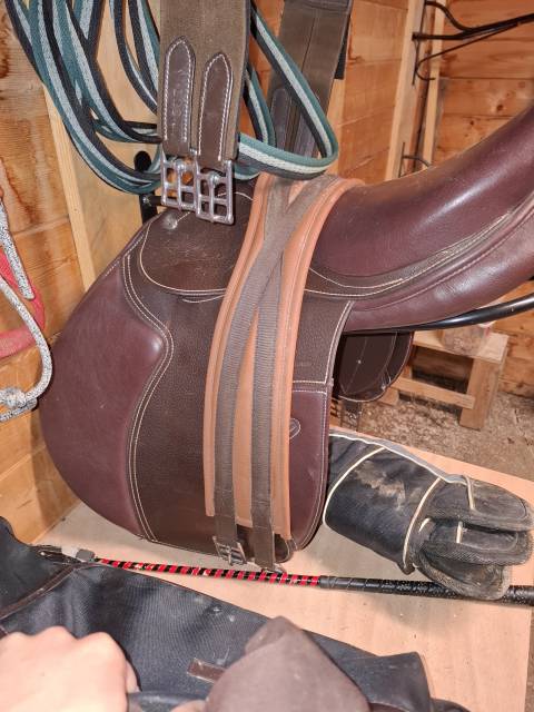 Selle &eacute;quip&eacute;e 