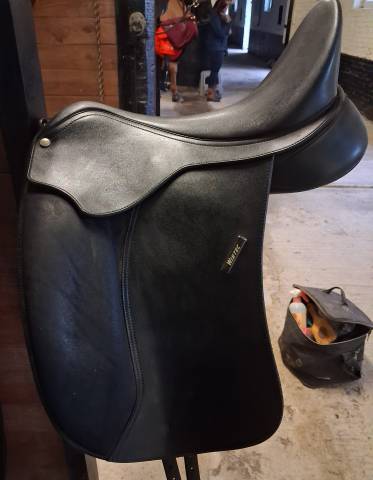 Selle Wintec Dressage Air Care. 17"