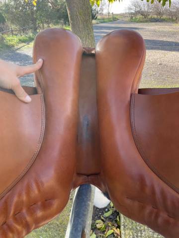RARE Selle dressage/&eacute;quitation de travail Stubben 