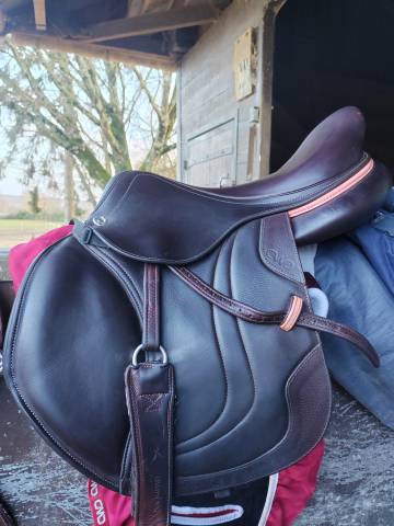 Selle CWD parfait &eacute;tat 