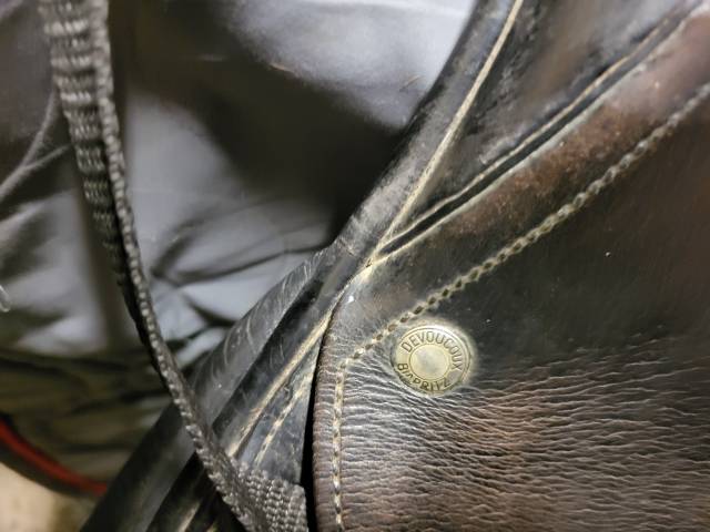 Selle Devoucoux 2002 en bon &eacute;tat 17,5