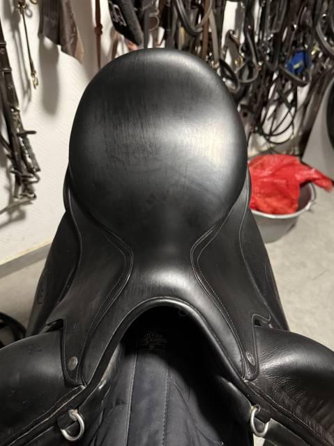 à vendre selle de dressage forestier