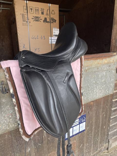 Selle de dressage