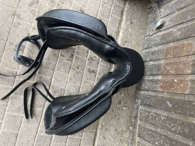 Selle de dressage