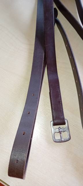 &Eacute;trivi&egrave;res  cuir brun 