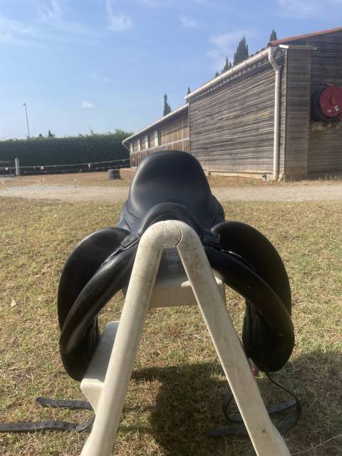 Selle de dressage antares tempo