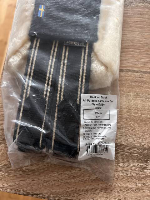 Sangle fausse fourrure neuve Back on Track 130 cm