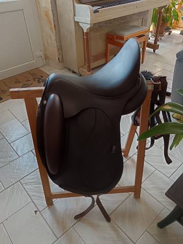 Selle de dressage gbs