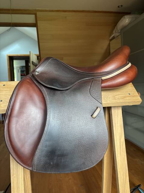 Selle cwd en bon état 2022