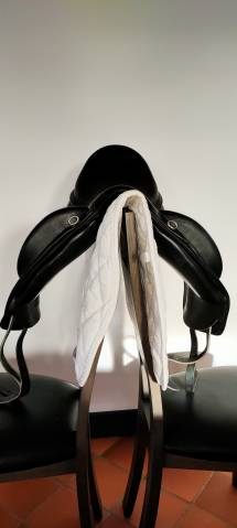Selle dressage Manta Cuir 17"