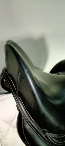 Selle dressage Manta Cuir 17"