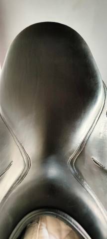 Selle dressage Manta Cuir 17"