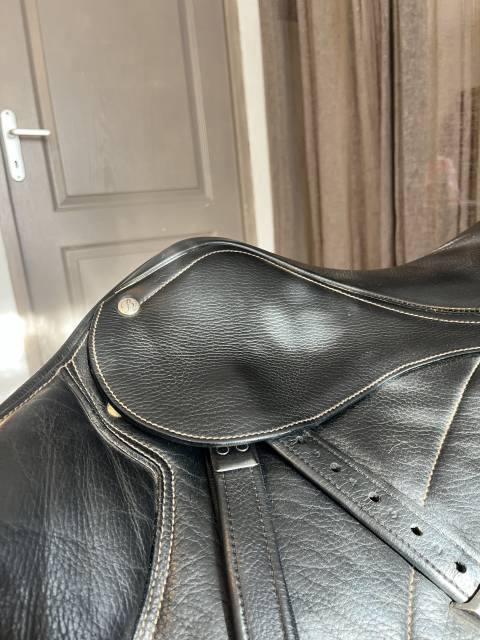 Selle d&rsquo;obstacle bates 17,5  cuir noir 