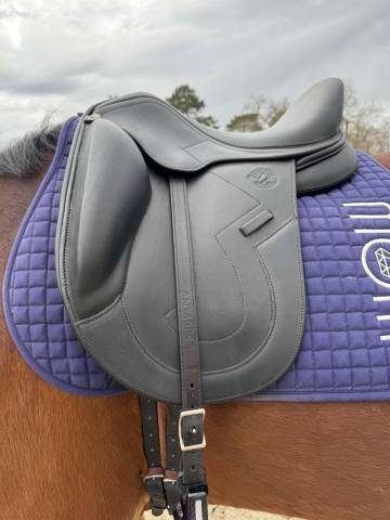 Selle de dressage antares 17p