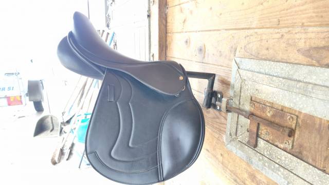 Selle premier equine sautiller 17